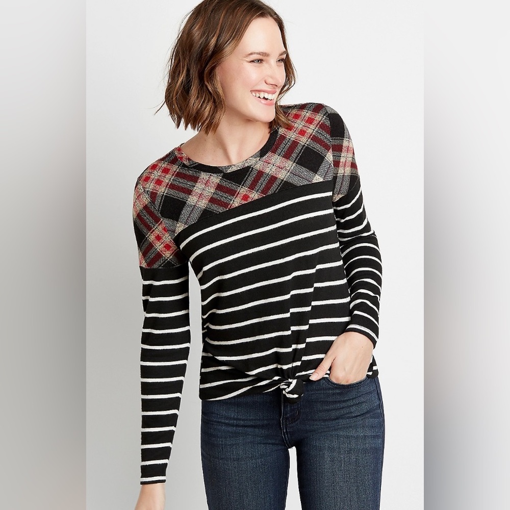 24/7 Plaid Stripe Red/Black/White Blocked Football Long-Sleeve Tee size small